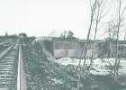 1965 09 01 0003  Pohled na pravou stranu objektu ze železničního valu.